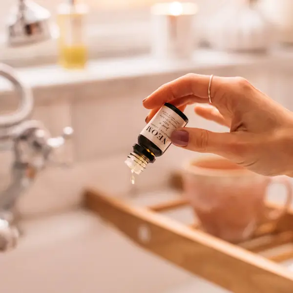 NEOM Moment Of Calm Essential Oil Blend 10ml - Image 5