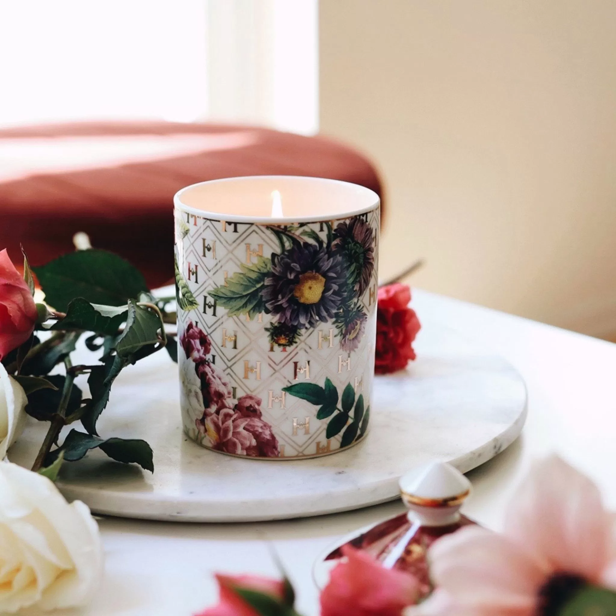 Lady Day White Floral Ceramic Candle - Image 4